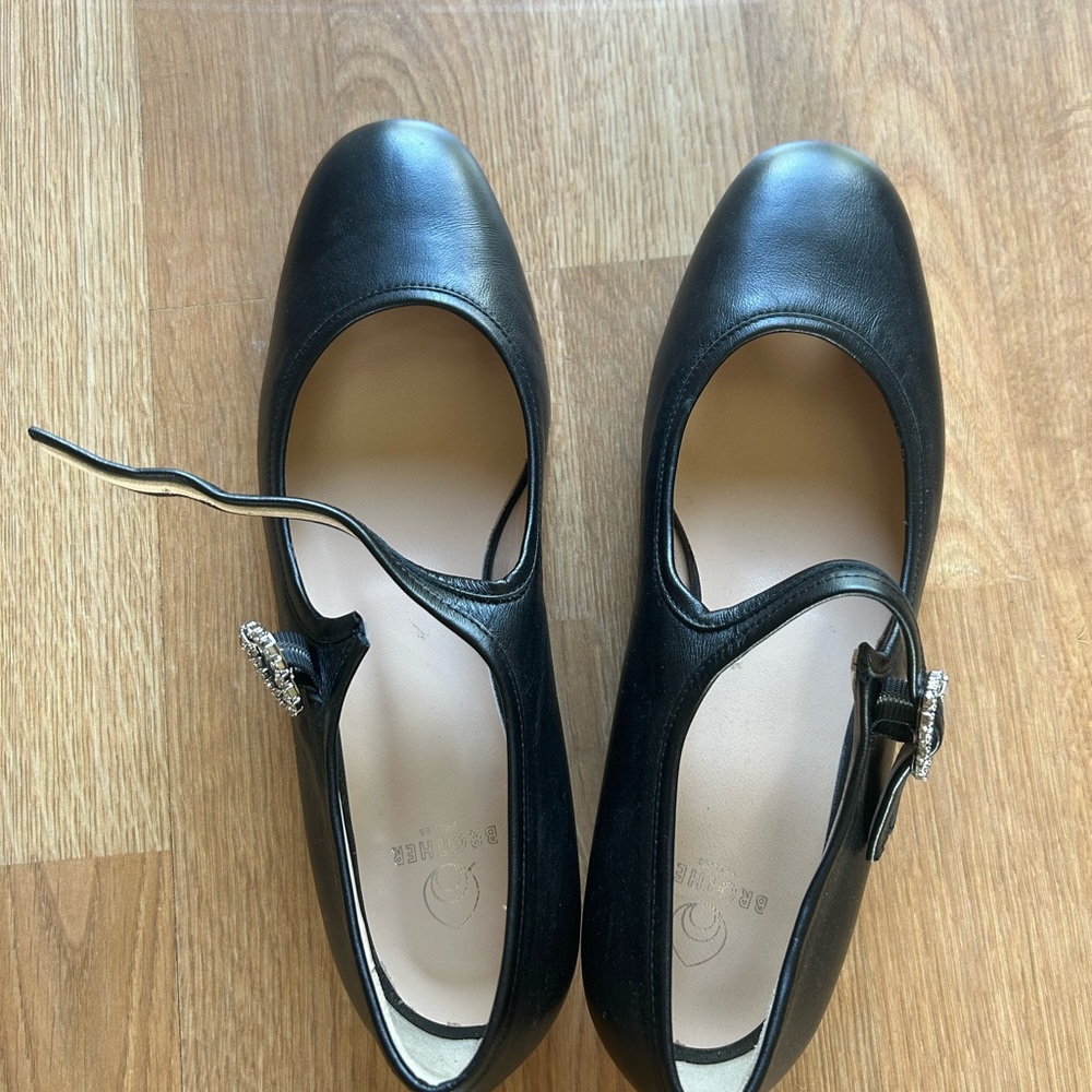 New, never work Brother Vellies Picnic Shoe in Midnight Size 10